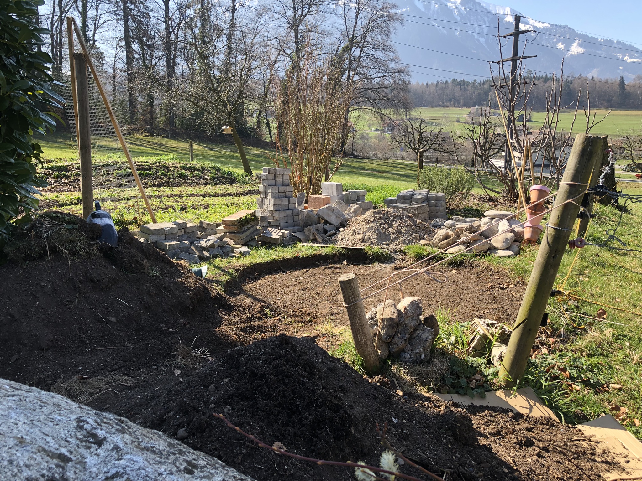 Aufnahme aus der Dokumentation «Kräuterspirale Schwarzenbach», März 2019, aufgenommen mit iPhone 8