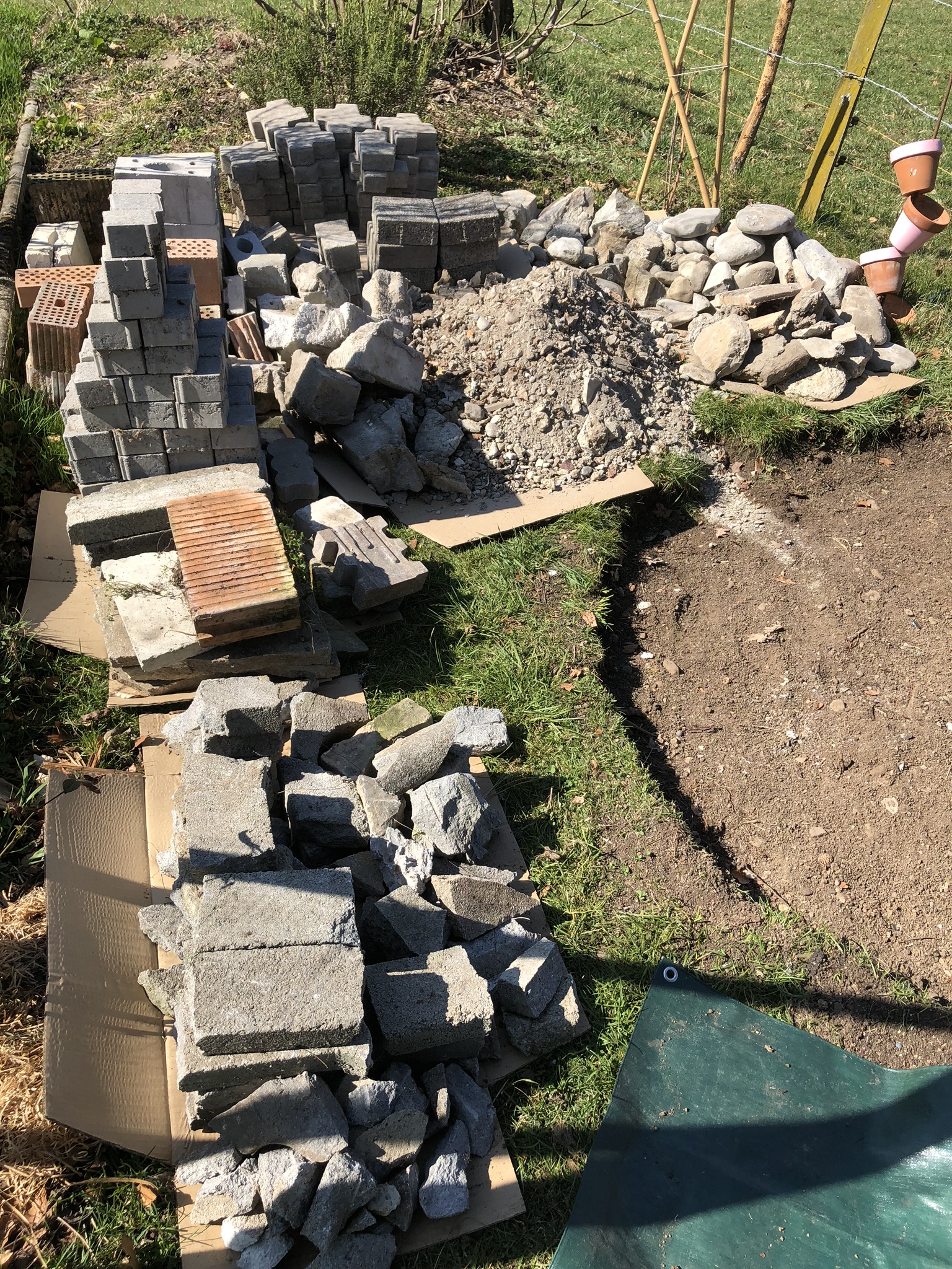 Aufnahme aus der Dokumentation «Kräuterspirale Schwarzenbach», März 2019, aufgenommen mit iPhone 8